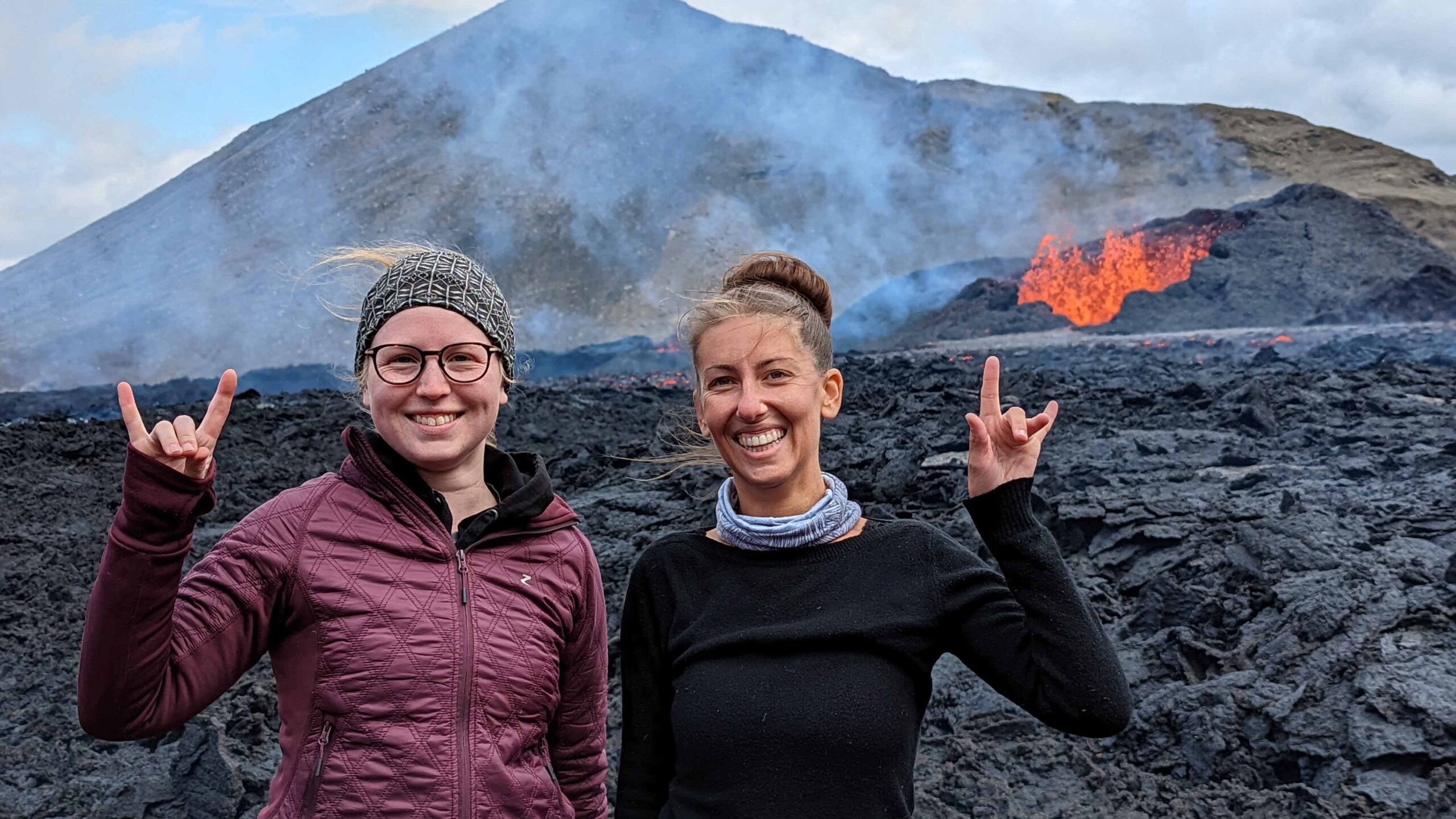 Soldati & student at Icelandic volcano eruption